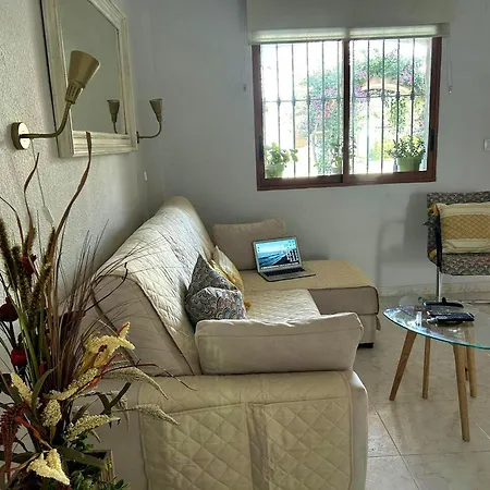 Charming In With Shared Pool 45m² Apartment